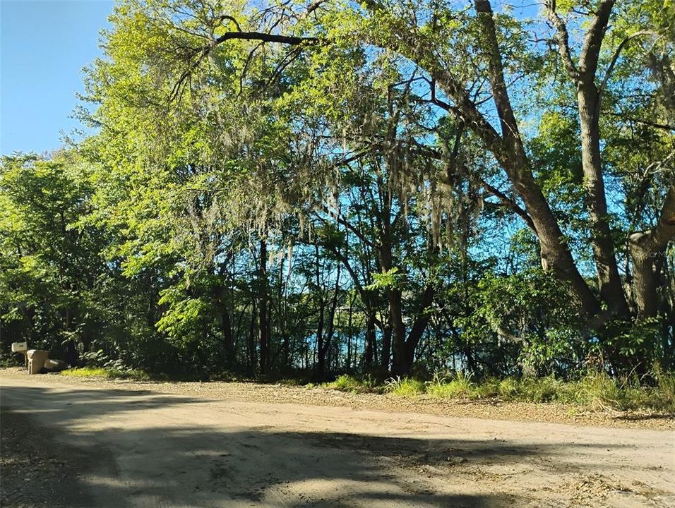 待售: $970,000 (11.60 acres)