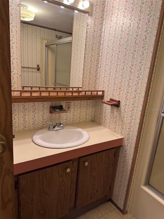 For Sale: $75,900 (2 beds, 1 baths, 672 Square Feet)