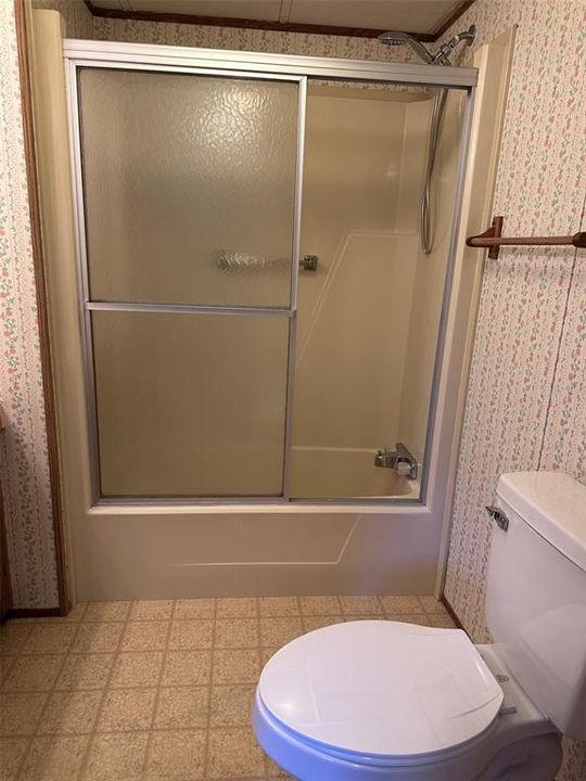 For Sale: $75,900 (2 beds, 1 baths, 672 Square Feet)