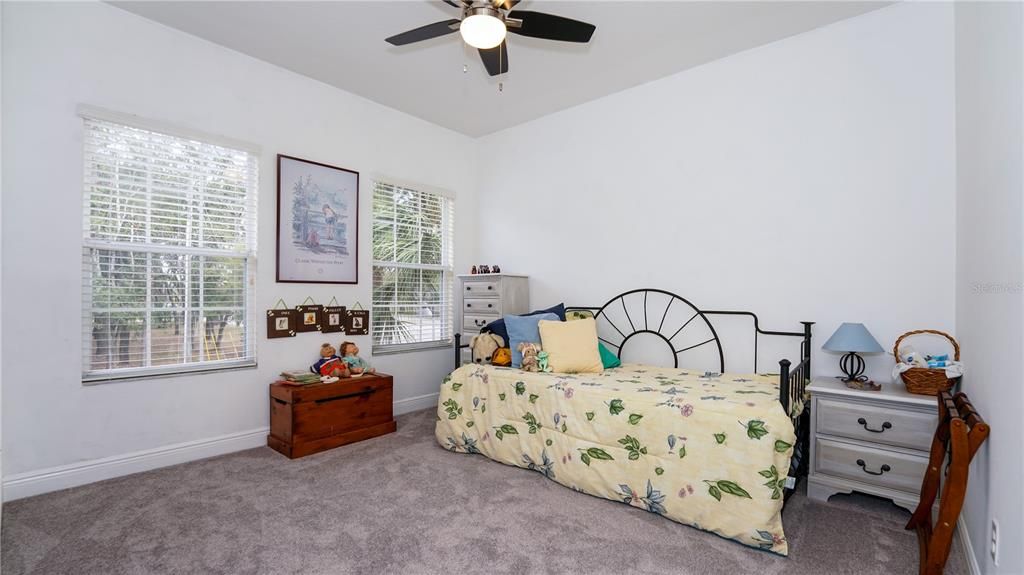 合同活跃: $375,000 (4 贝兹, 3 浴室, 2192 平方英尺)