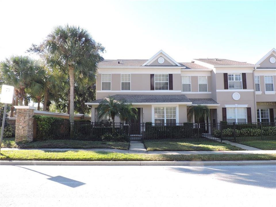 合同活跃: $375,000 (4 贝兹, 3 浴室, 2192 平方英尺)