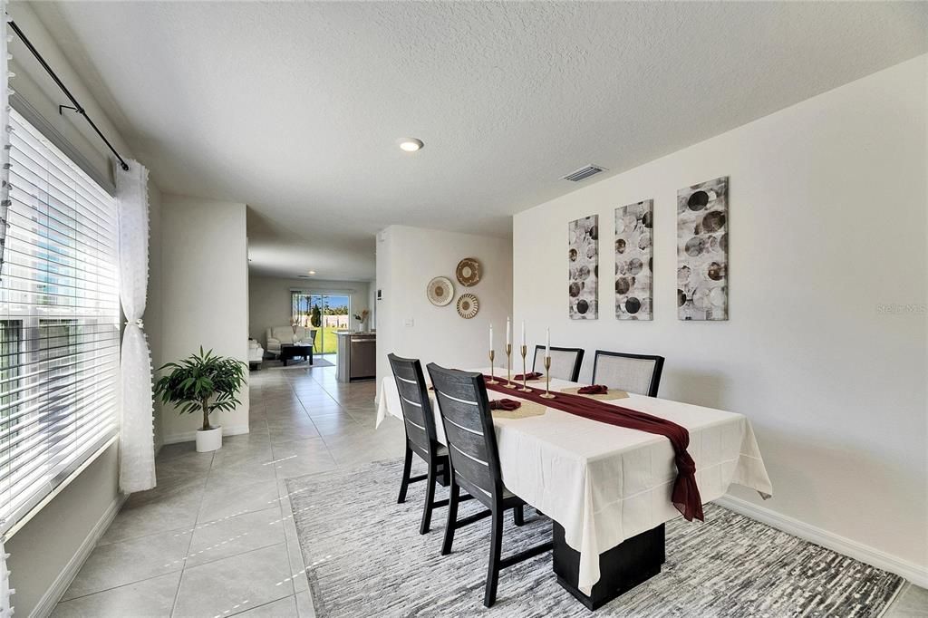 Active With Contract: $275,000 (3 beds, 2 baths, 1459 Square Feet)