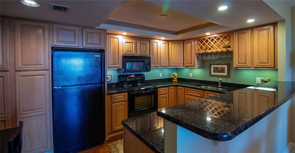 На продажу: $470,000 (2 спален, 2 ванн, 1325 Квадратных фут)