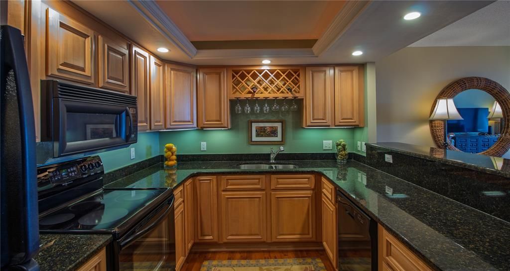 На продажу: $470,000 (2 спален, 2 ванн, 1325 Квадратных фут)