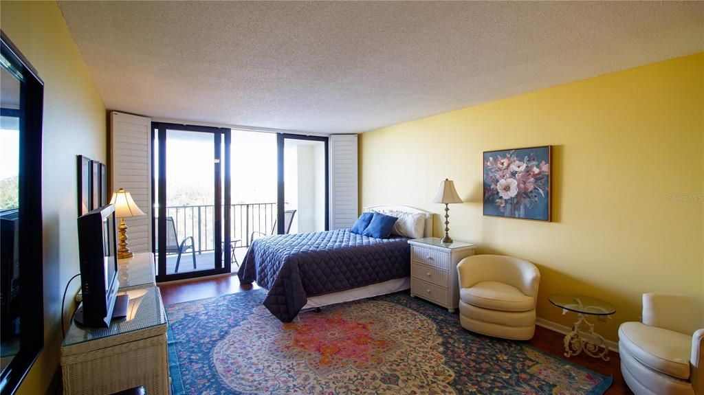 На продажу: $470,000 (2 спален, 2 ванн, 1325 Квадратных фут)