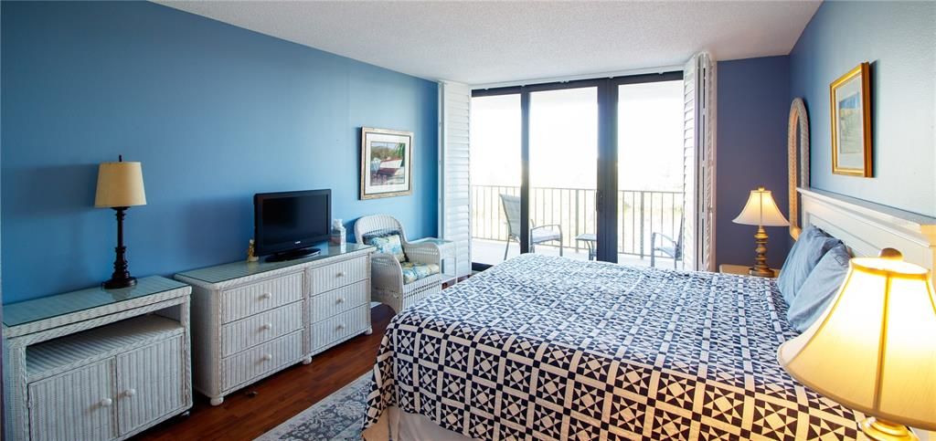 На продажу: $470,000 (2 спален, 2 ванн, 1325 Квадратных фут)