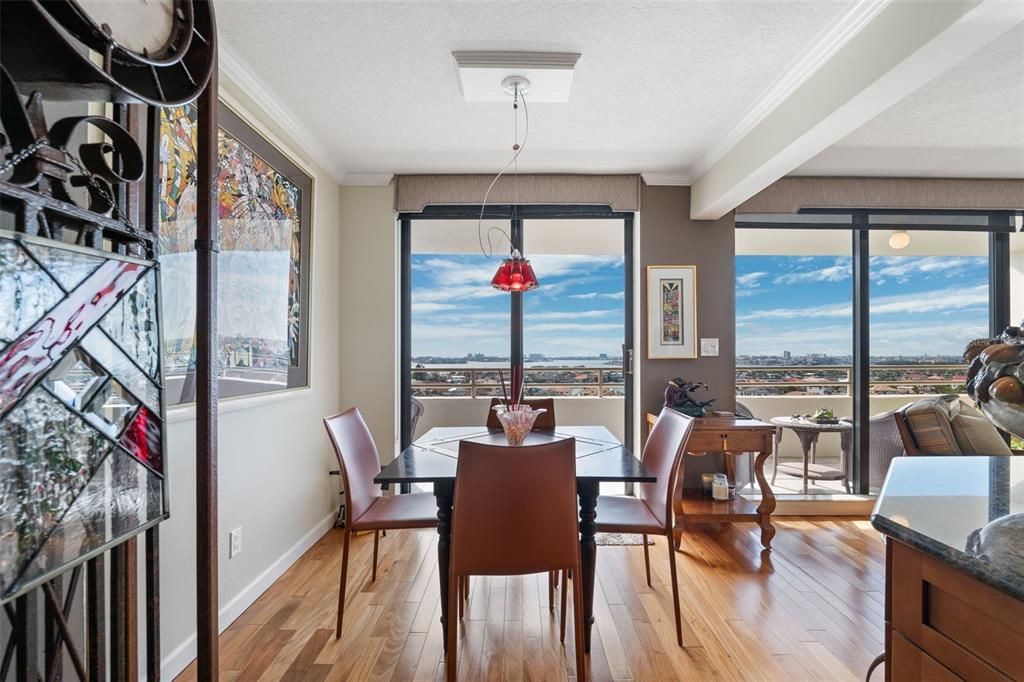 En Venta: $630,000 (2 camas, 2 baños, 1476 Pies cuadrados)