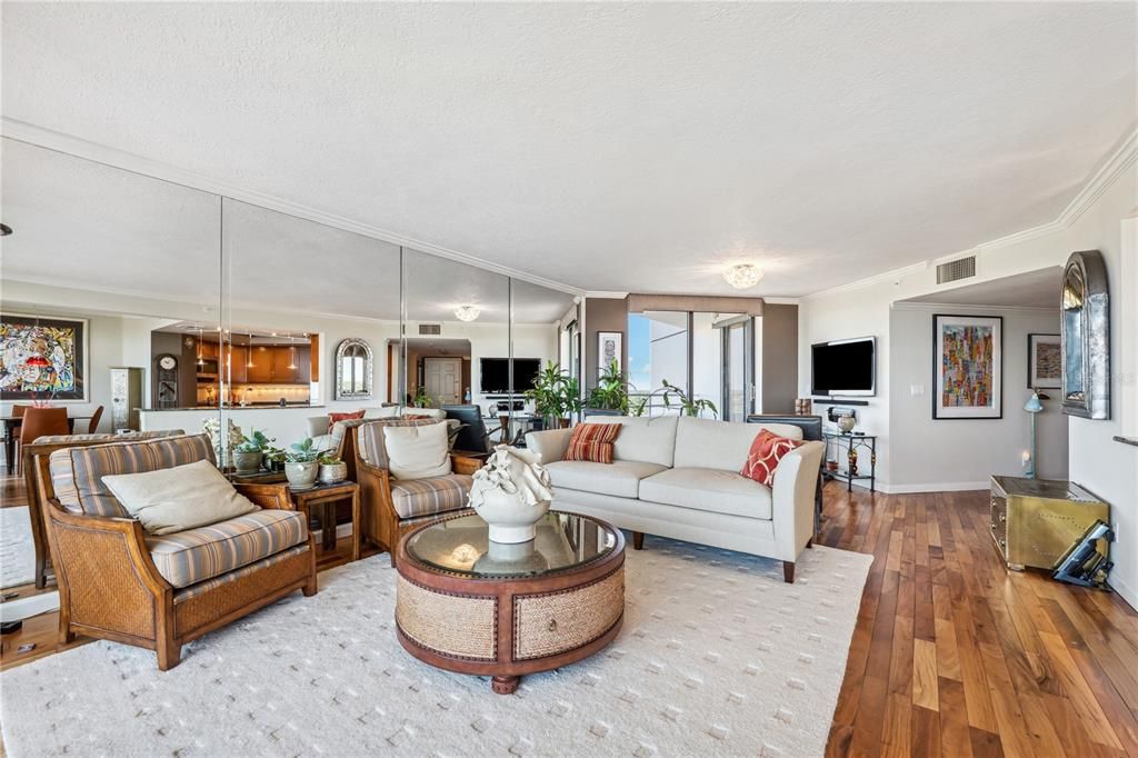 En Venta: $630,000 (2 camas, 2 baños, 1476 Pies cuadrados)