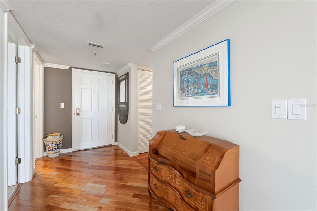 En Venta: $630,000 (2 camas, 2 baños, 1476 Pies cuadrados)