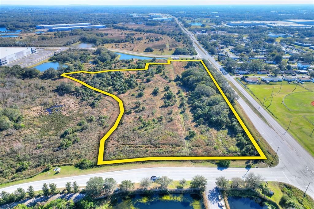 待售: $5,625,000 (15.72 acres)