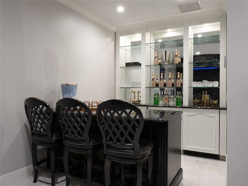 待售: $7,995,000 (6 贝兹, 7 浴室, 10674 平方英尺)