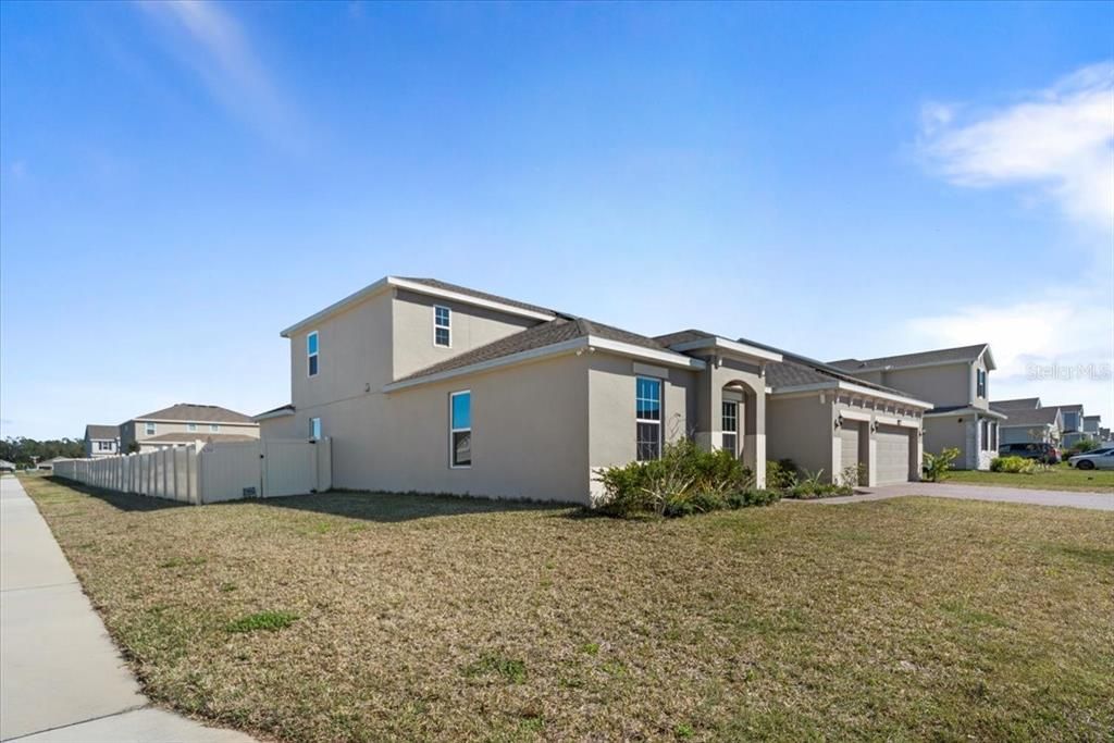 Active With Contract: $675,000 (5 beds, 4 baths, 3334 Square Feet)