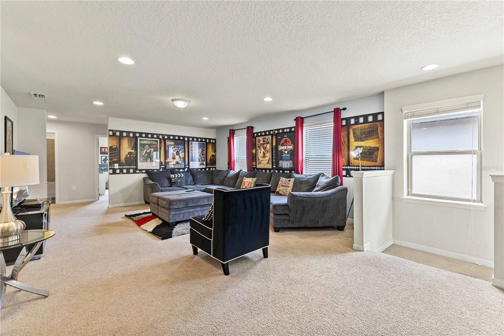 For Sale: $560,000 (6 beds, 4 baths, 3142 Square Feet)