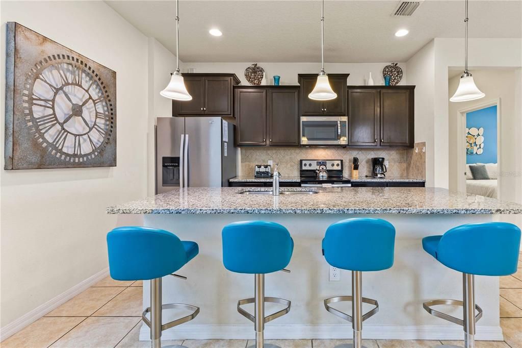 For Sale: $560,000 (6 beds, 4 baths, 3142 Square Feet)