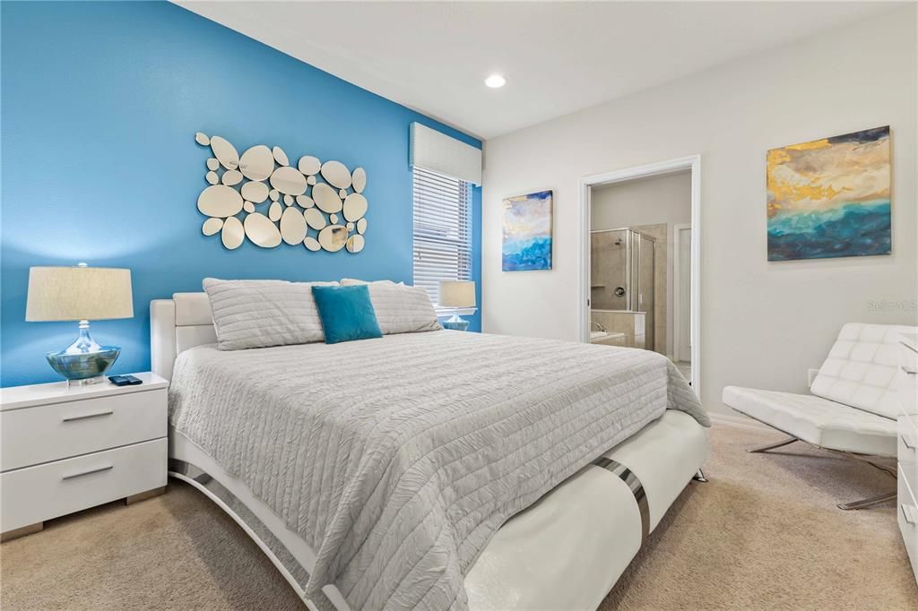 For Sale: $560,000 (6 beds, 4 baths, 3142 Square Feet)