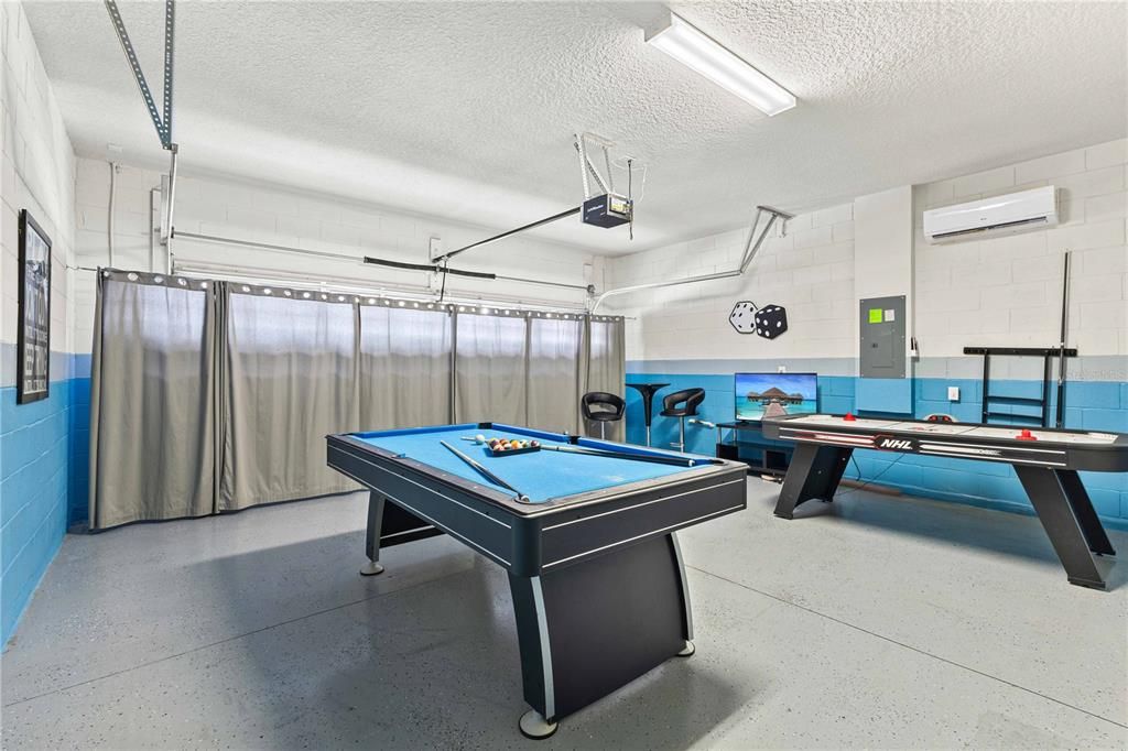 For Sale: $560,000 (6 beds, 4 baths, 3142 Square Feet)