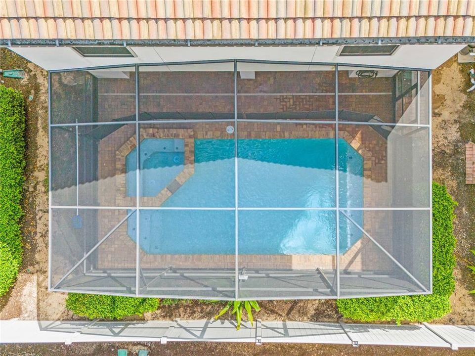 For Sale: $560,000 (6 beds, 4 baths, 3142 Square Feet)