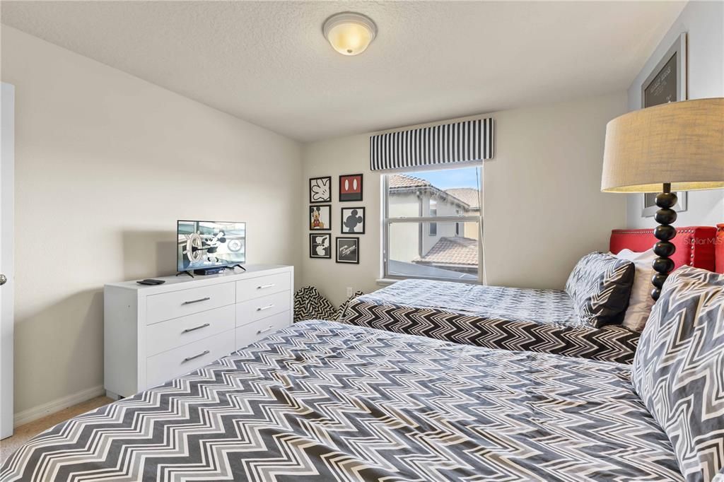 For Sale: $560,000 (6 beds, 4 baths, 3142 Square Feet)