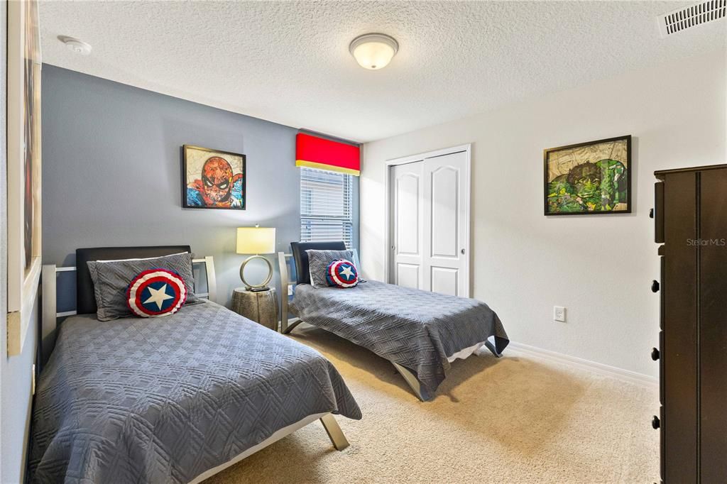 For Sale: $560,000 (6 beds, 4 baths, 3142 Square Feet)