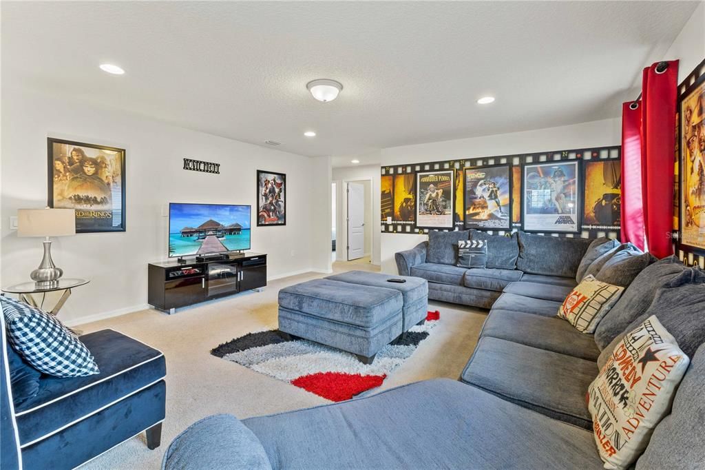 For Sale: $560,000 (6 beds, 4 baths, 3142 Square Feet)