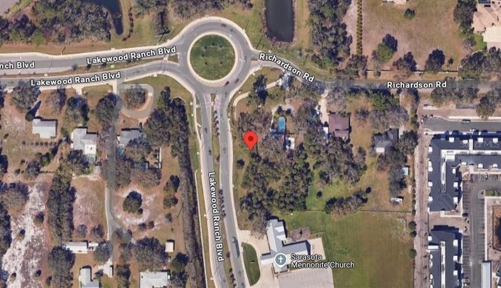 На продажу: $430,000 (0.33 acres)