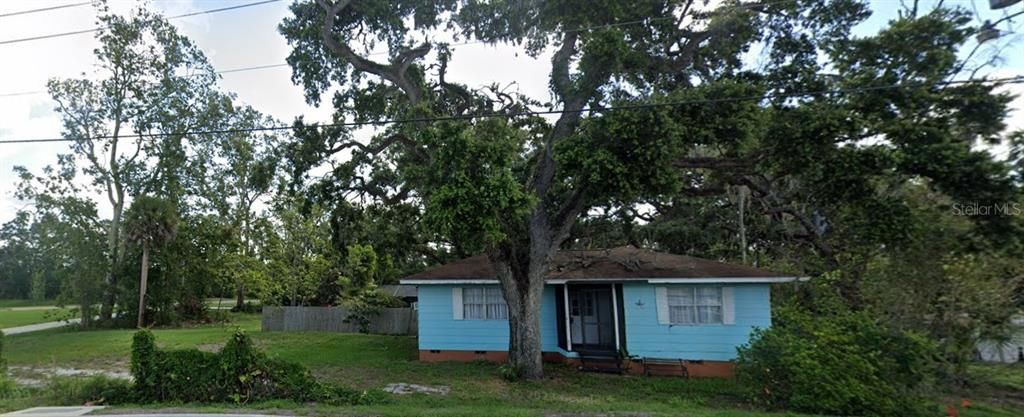 На продажу: $430,000 (0.33 acres)