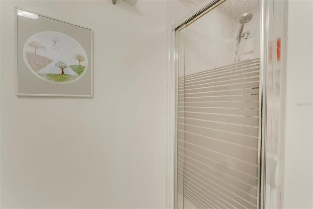 Activo con contrato: $179,000 (2 camas, 2 baños, 1225 Pies cuadrados)