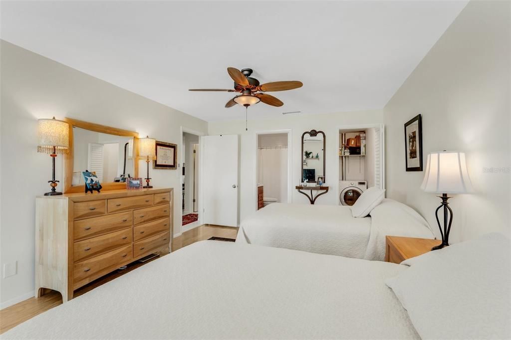 Activo con contrato: $179,000 (2 camas, 2 baños, 1225 Pies cuadrados)