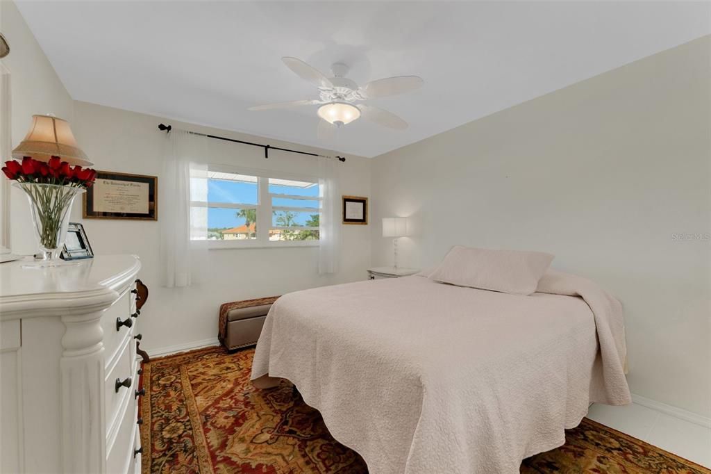 Activo con contrato: $179,000 (2 camas, 2 baños, 1225 Pies cuadrados)