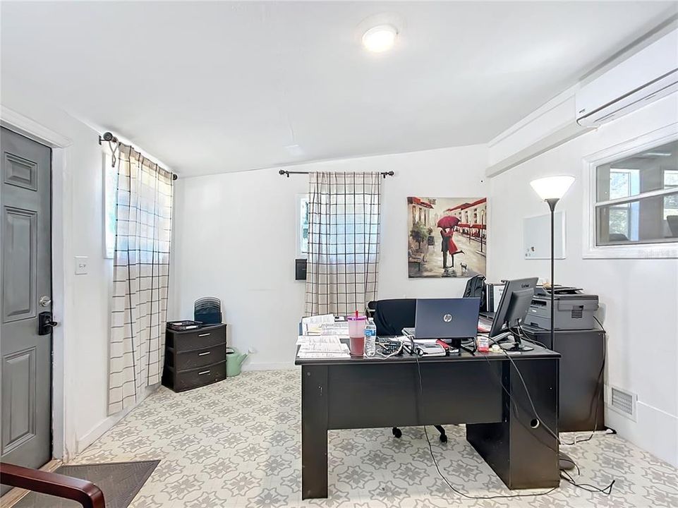 合同活跃: $599,000 (0 贝兹, 0 浴室, 2264 平方英尺)