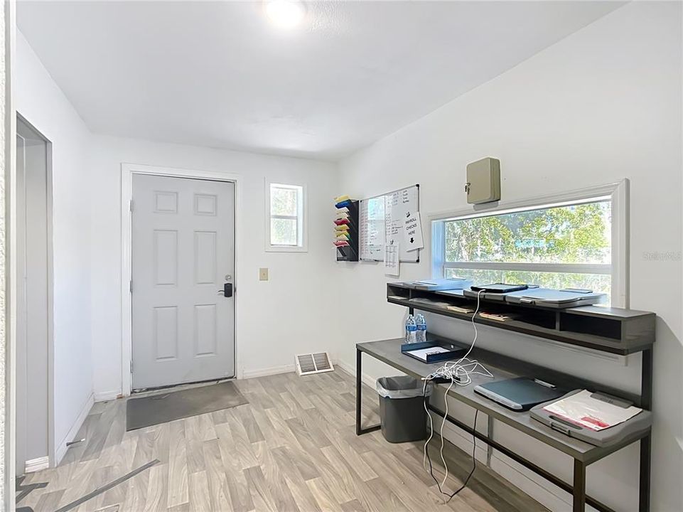 合同活跃: $599,000 (0 贝兹, 0 浴室, 2264 平方英尺)