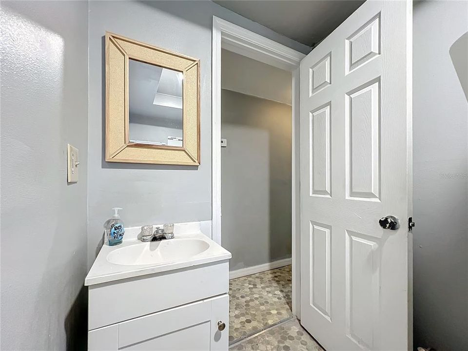 合同活跃: $599,000 (0 贝兹, 0 浴室, 2264 平方英尺)