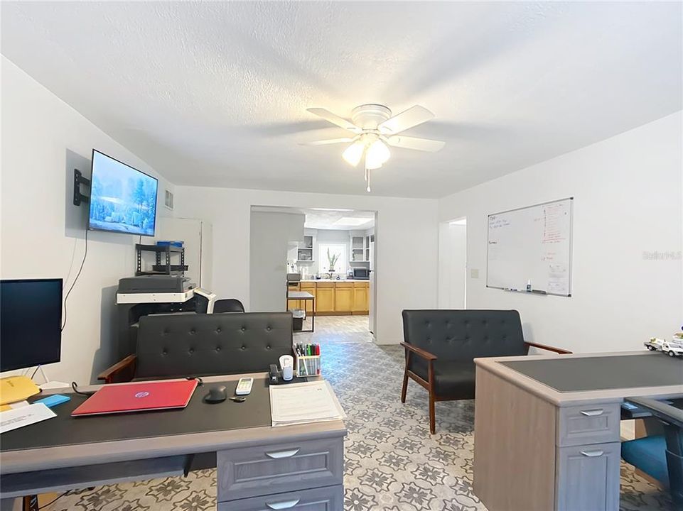 合同活跃: $599,000 (0 贝兹, 0 浴室, 2264 平方英尺)