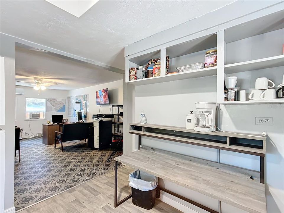 合同活跃: $599,000 (0 贝兹, 0 浴室, 2264 平方英尺)