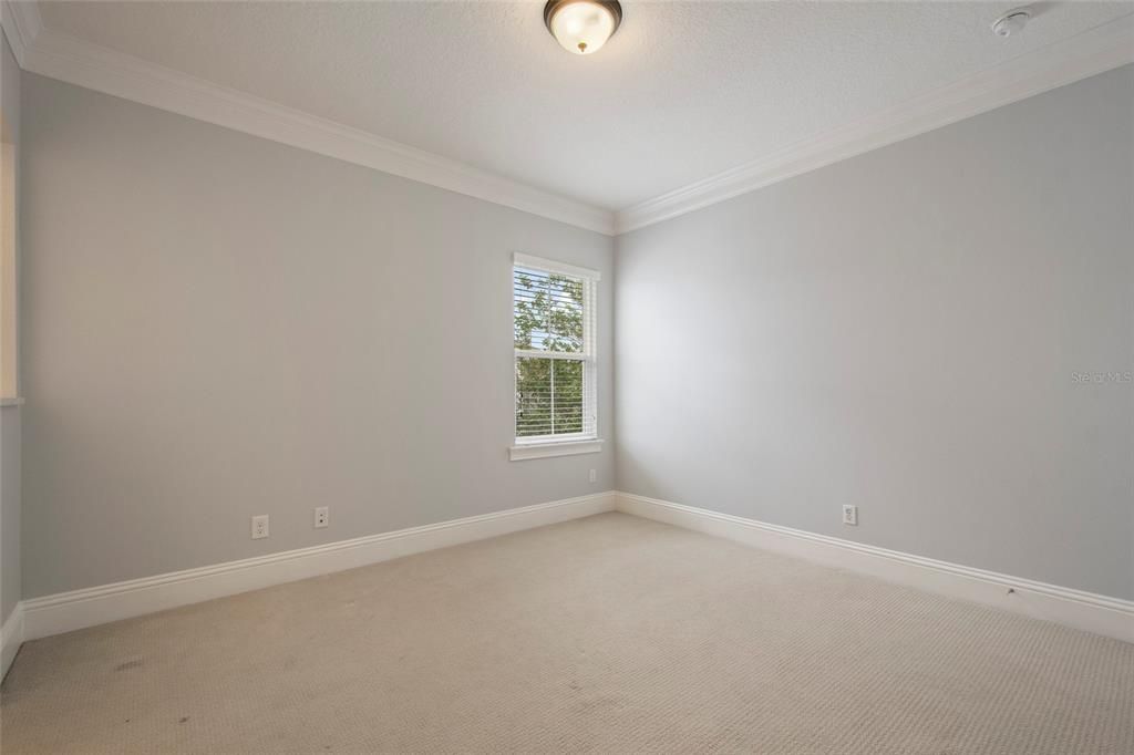 For Sale: $1,999,900 (6 beds, 5 baths, 5137 Square Feet)