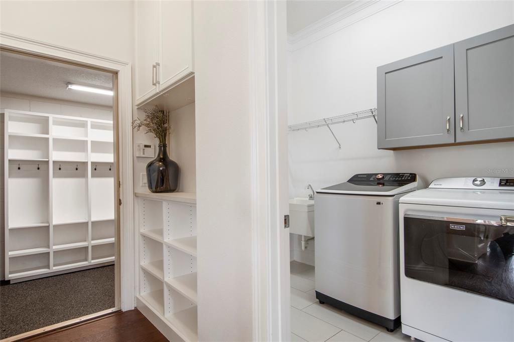 For Sale: $1,999,900 (6 beds, 5 baths, 5137 Square Feet)