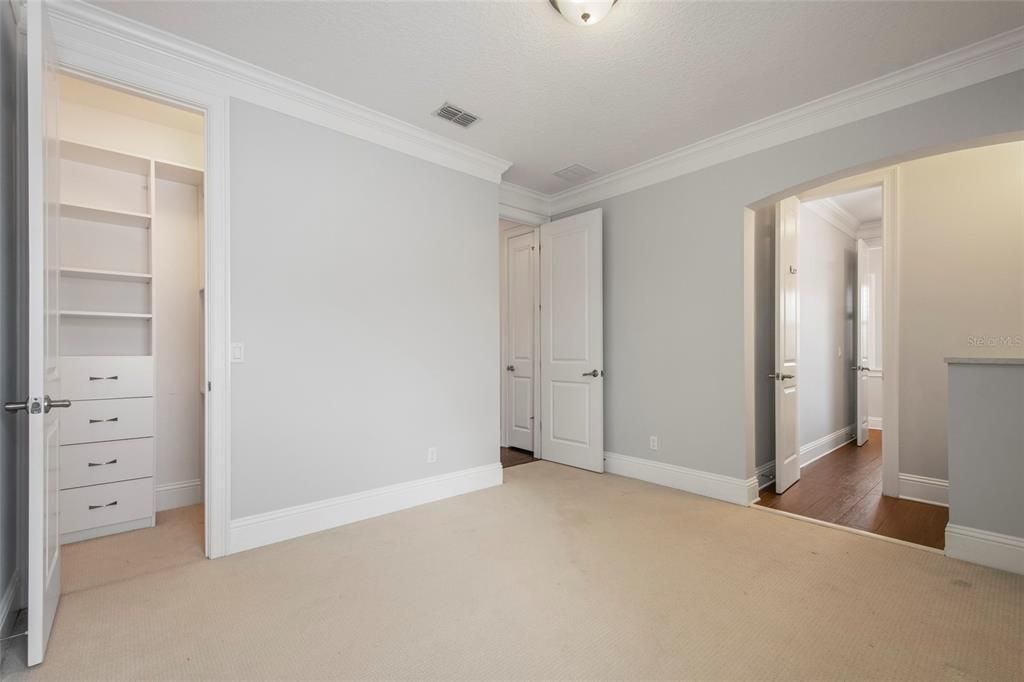 For Sale: $1,999,900 (6 beds, 5 baths, 5137 Square Feet)