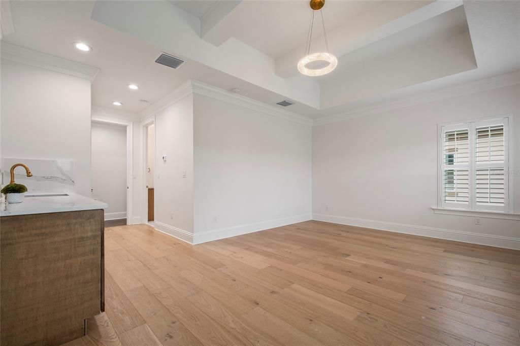 For Sale: $1,999,900 (6 beds, 5 baths, 5137 Square Feet)