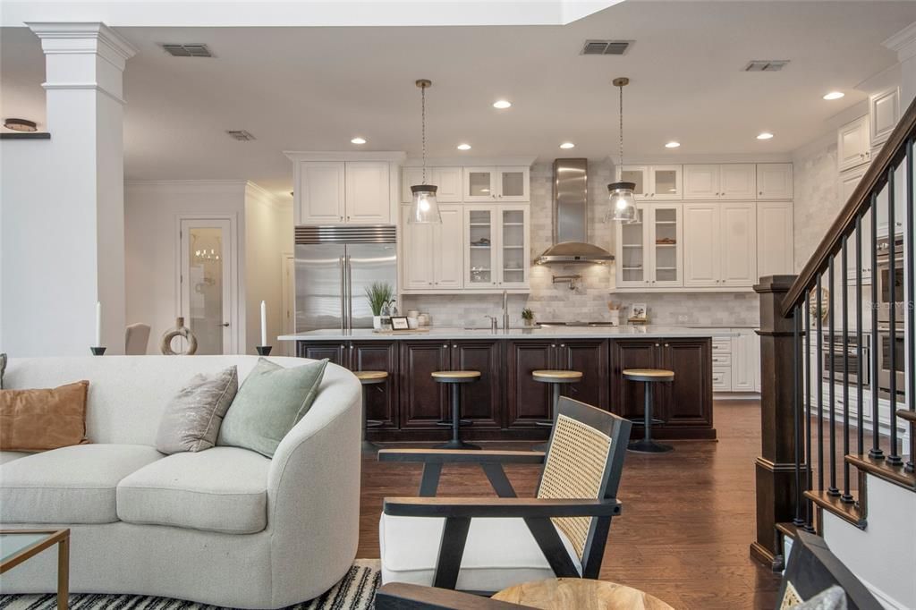 For Sale: $1,999,900 (6 beds, 5 baths, 5137 Square Feet)