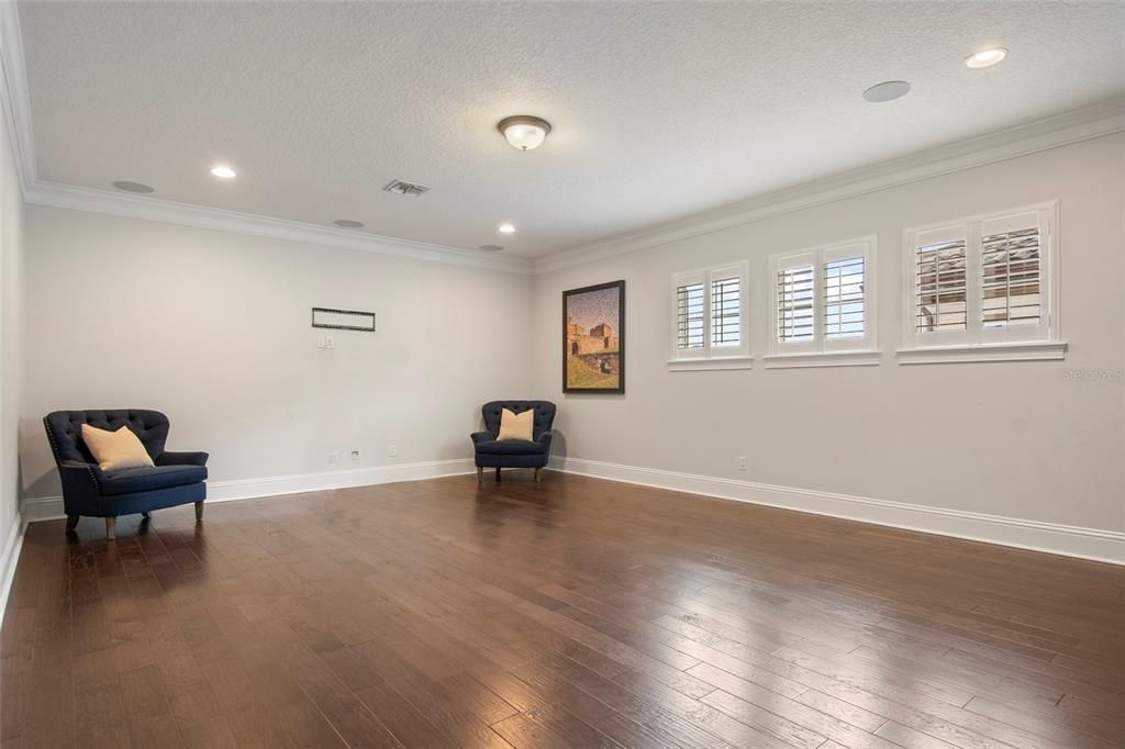 For Sale: $1,999,900 (6 beds, 5 baths, 5137 Square Feet)