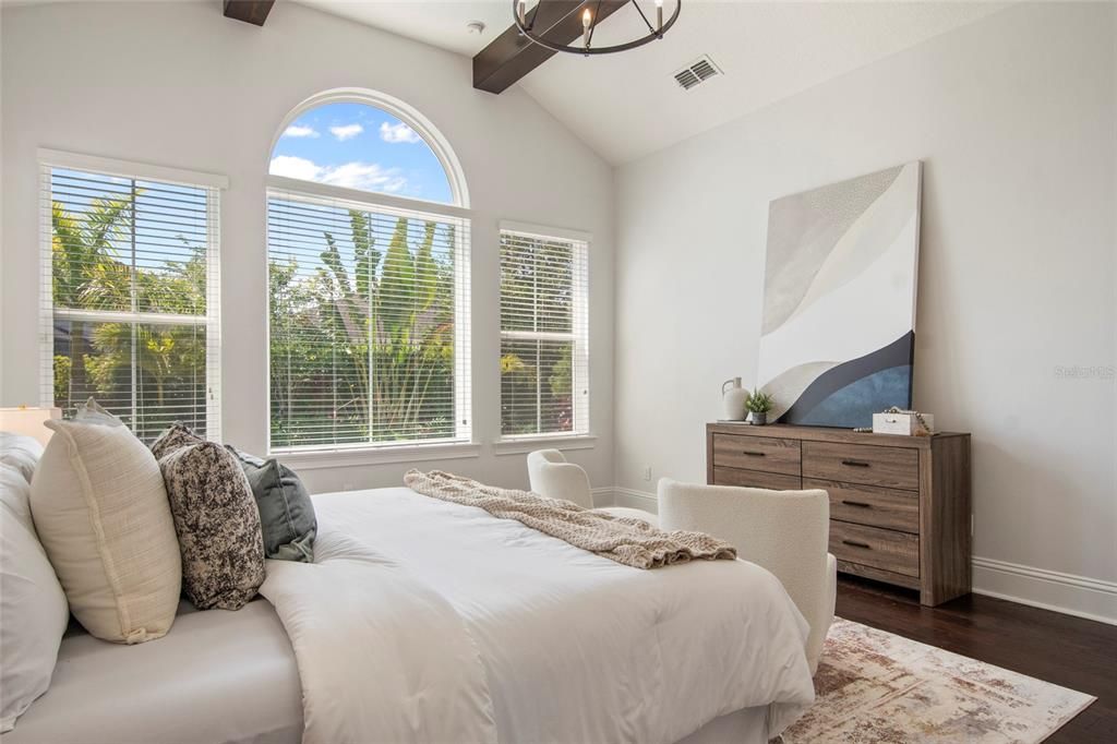 For Sale: $1,999,900 (6 beds, 5 baths, 5137 Square Feet)