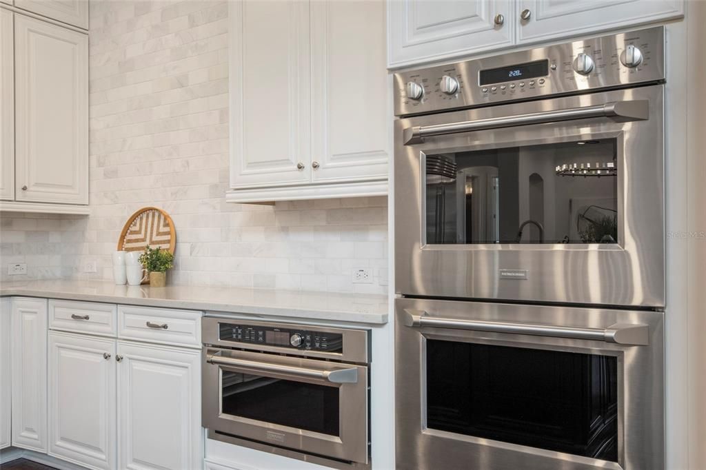 For Sale: $1,999,900 (6 beds, 5 baths, 5137 Square Feet)