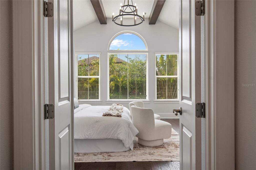 For Sale: $1,999,900 (6 beds, 5 baths, 5137 Square Feet)