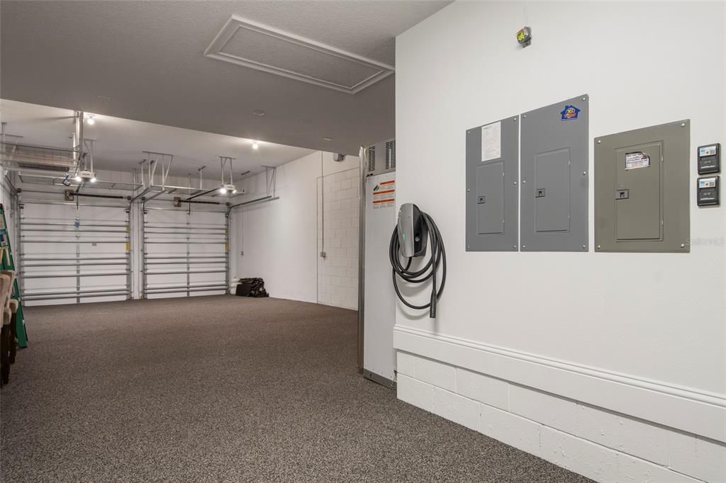 For Sale: $1,999,900 (6 beds, 5 baths, 5137 Square Feet)