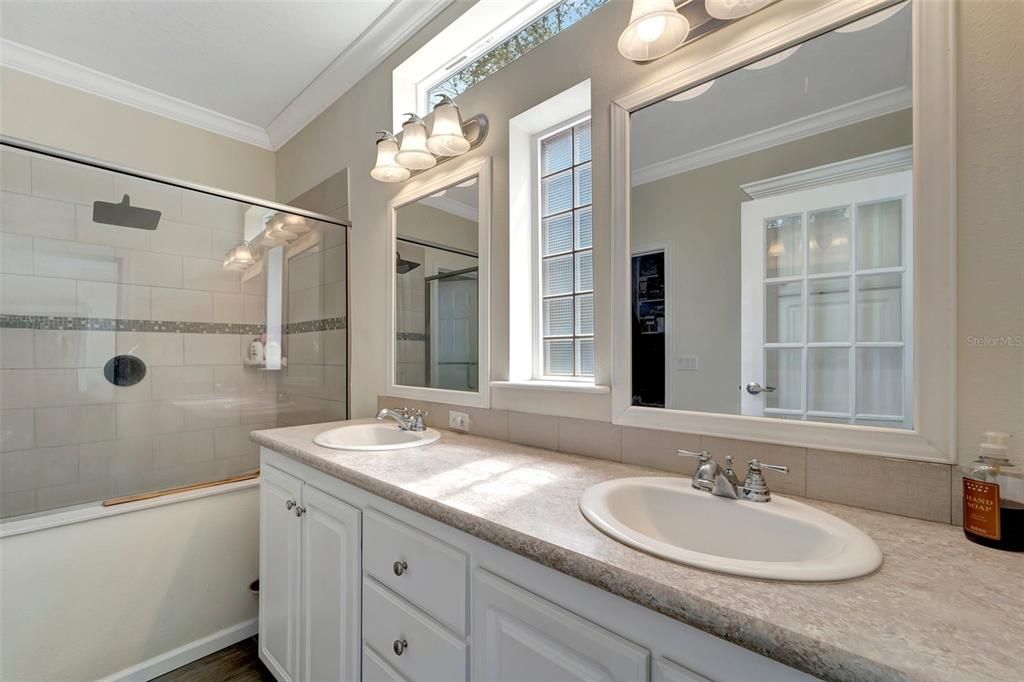 En Venta: $674,900 (3 camas, 2 baños, 1860 Pies cuadrados)