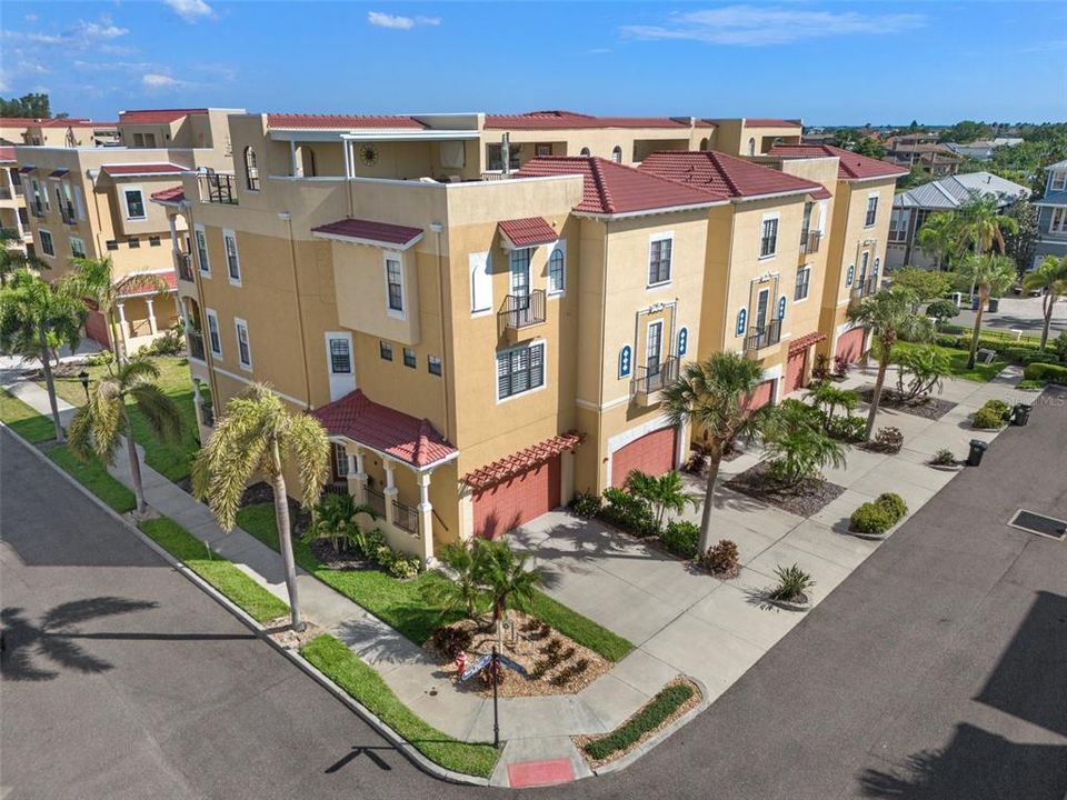 En Venta: $699,000 (5 camas, 3 baños, 3222 Pies cuadrados)