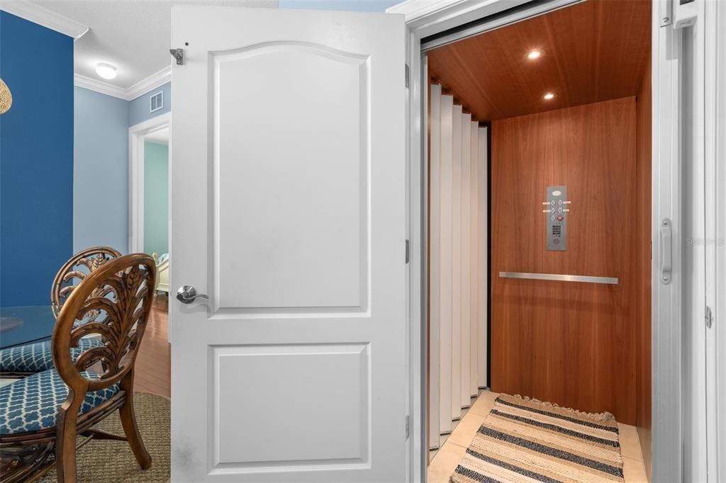 En Venta: $699,000 (5 camas, 3 baños, 3222 Pies cuadrados)