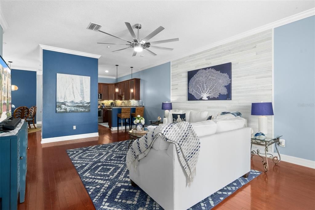 En Venta: $699,000 (5 camas, 3 baños, 3222 Pies cuadrados)