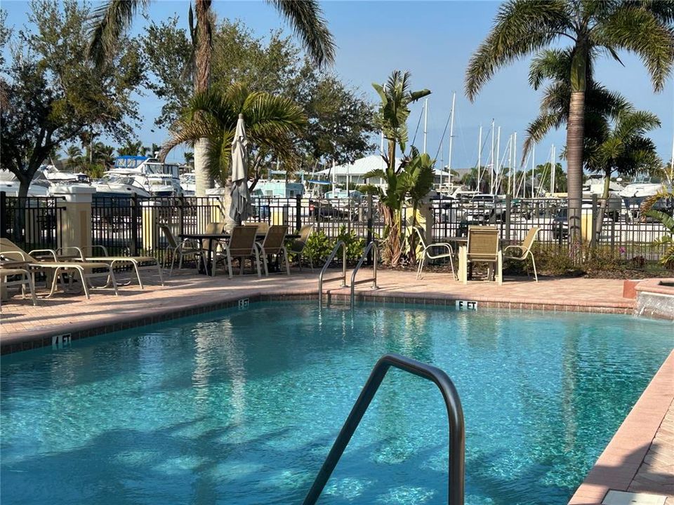 En Venta: $699,000 (5 camas, 3 baños, 3222 Pies cuadrados)