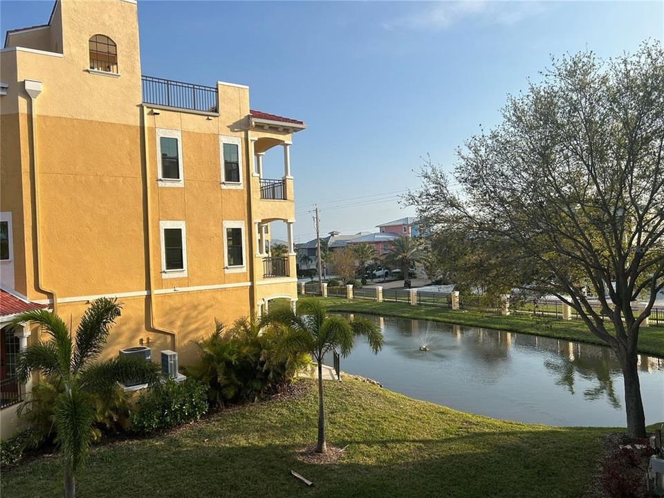 En Venta: $699,000 (5 camas, 3 baños, 3222 Pies cuadrados)